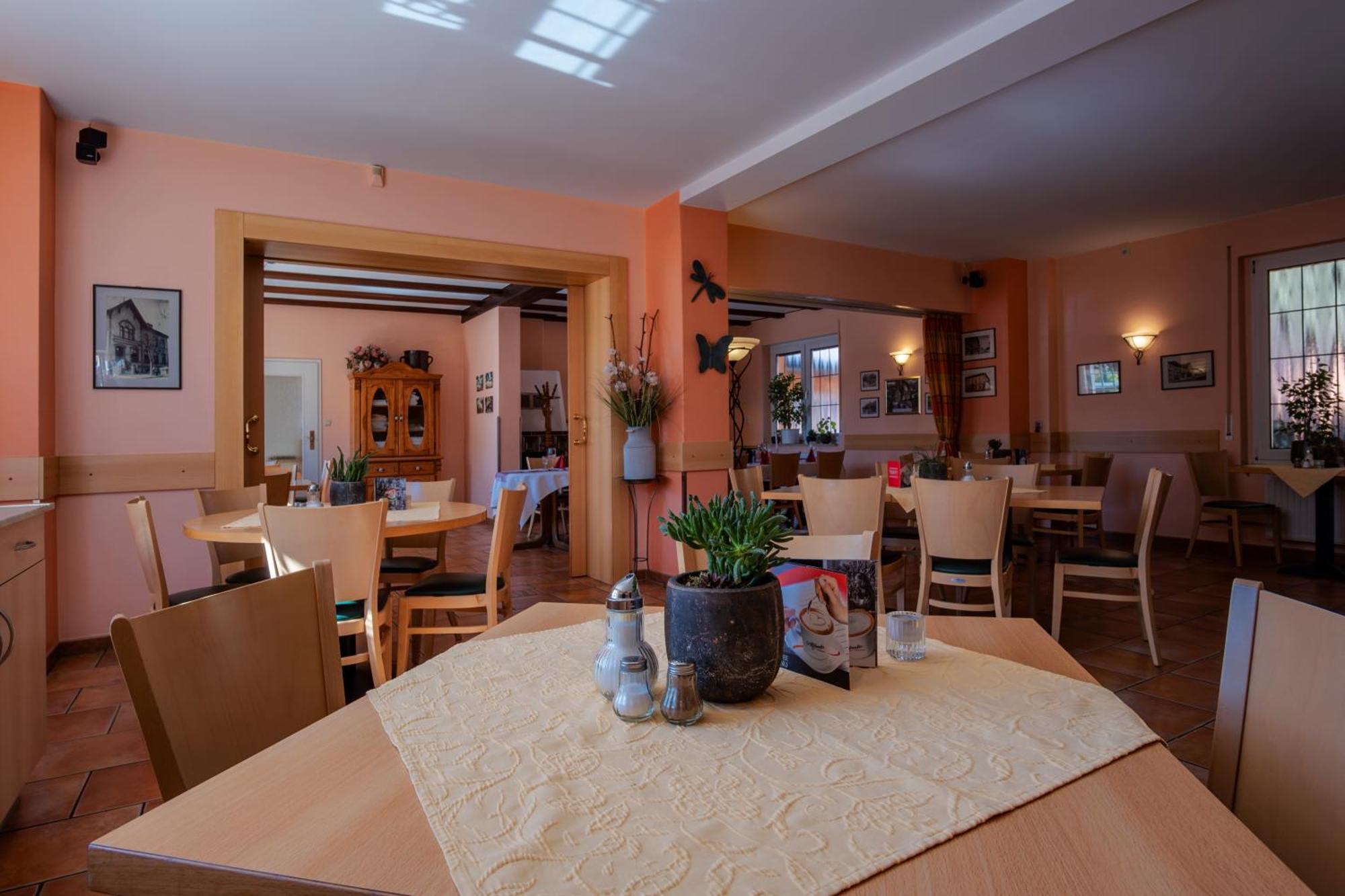 Restaurant & Hotel Storchenklause Storkow  Exterior photo